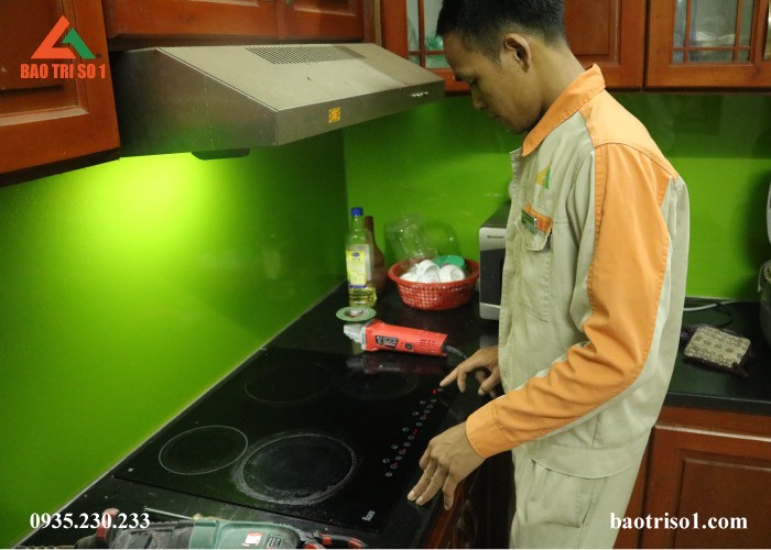 Sửa bếp từ Kitchmate báo lỗi kêu liên tục