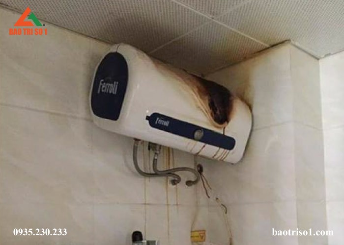 Bình nóng lạnh hãng Ferroli lâu ngày không vệ sinh, có hiện tượng mùi khét Bình nóng lạnh hãng Ferroli lâu ngày không vệ sinh, có hiện tượng mùi khét