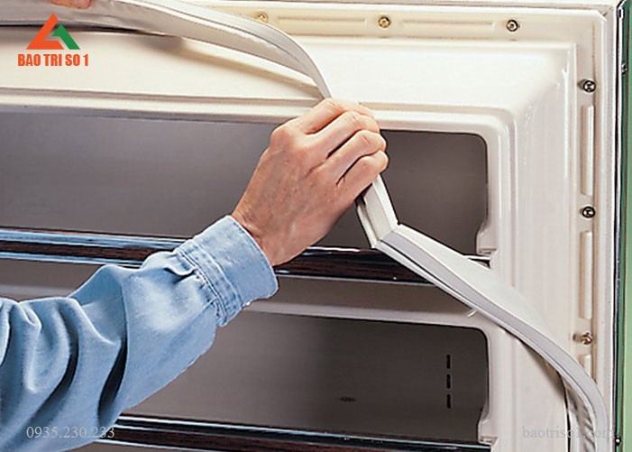 Hướng dẫn thay gioăng tủ lạnh tại nhà