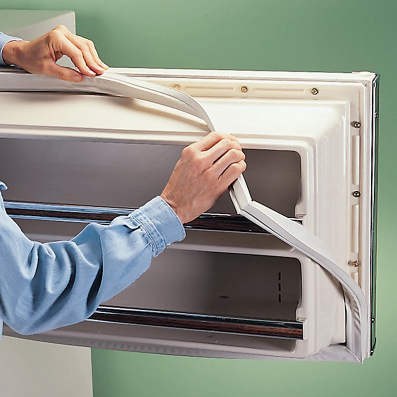 Sửa tủ lạnh bị chảy nước từ ngăn đá do cửa bị hở