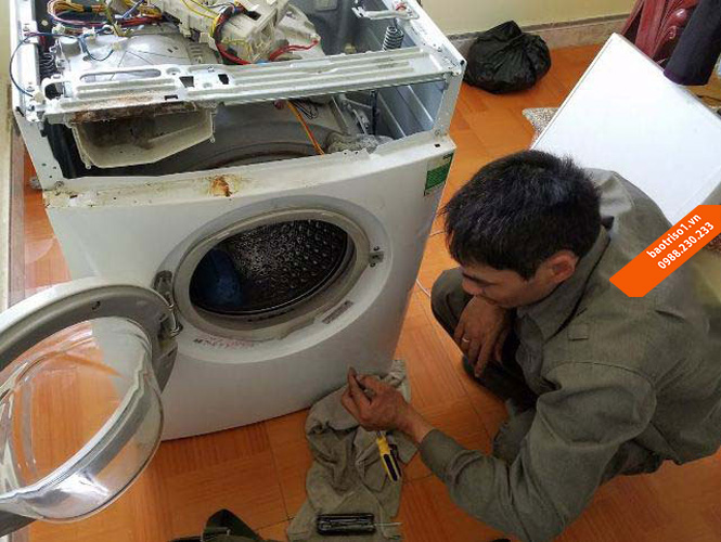 Sửa máy giặt tại nhà ở Long Biên giá rẻ