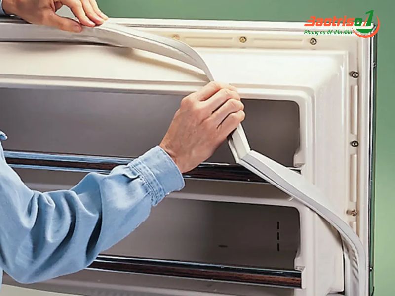 Do tủ lạnh bị hở Ron cửa 