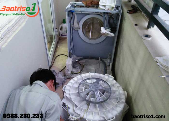 Máy giặt nước không chảy vào do mạch điều khiển bị lỗi