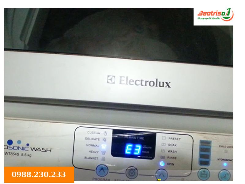 Dấu hiệu nhận biết máy giặt Electrolux báo lỗi E3 