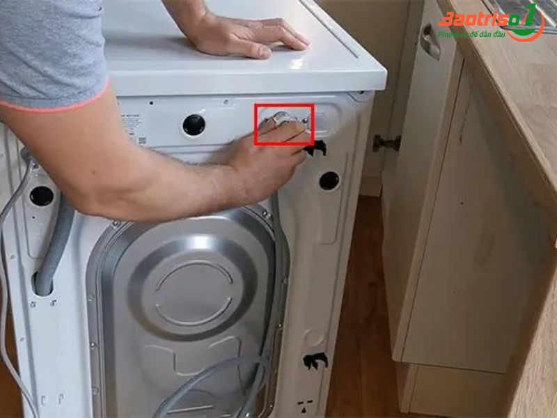 Hướng dẫn khắc phục máy giặt Sharp báo lỗi E1 tại nhà