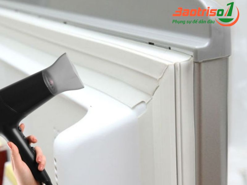 Do cửa tủ lạnh Hitachi không đóng chặt