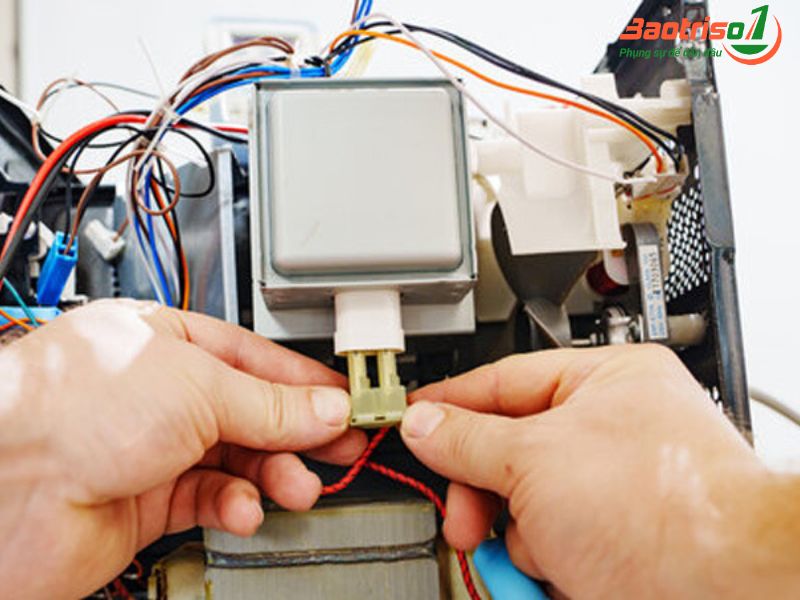 Hướng dẫn cách sửa chữa lò vi sóng nội địa các lỗi cơ bản